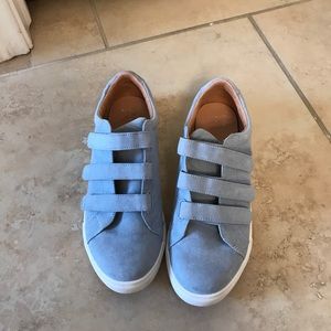 Women’s Never worn sneakers